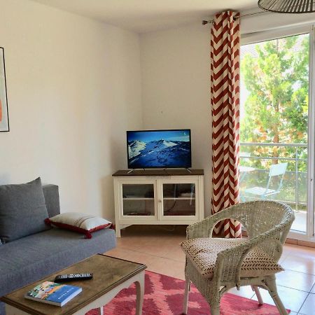 Helvetia Apartment โทนง-เลส์-แบงส์ ภายนอก รูปภาพ